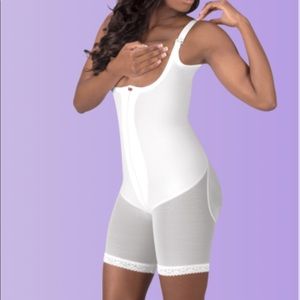 Black molded buttock Non-Zippered High-Back Girdle